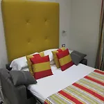 Collina Inn Pensión